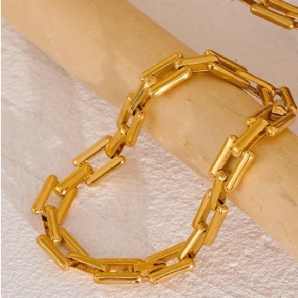 New 18k gold plated square cuban link chain bracelet - Picture 4 of 12